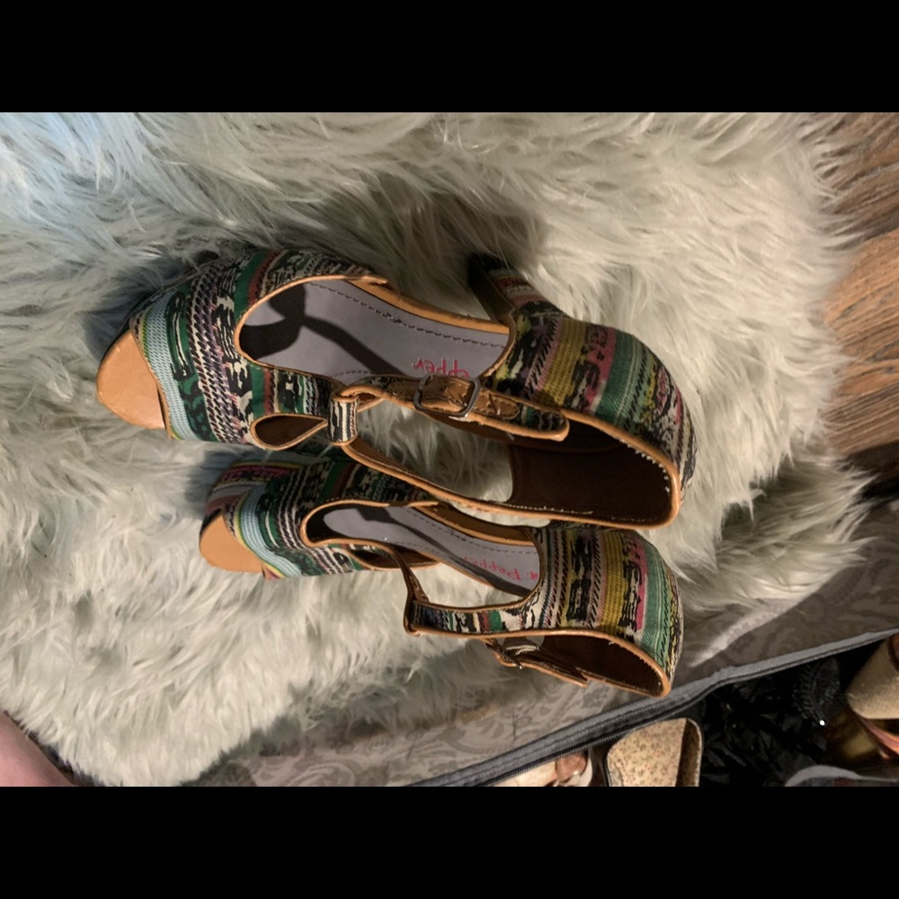Aztec heels! - Picture 4 of 4